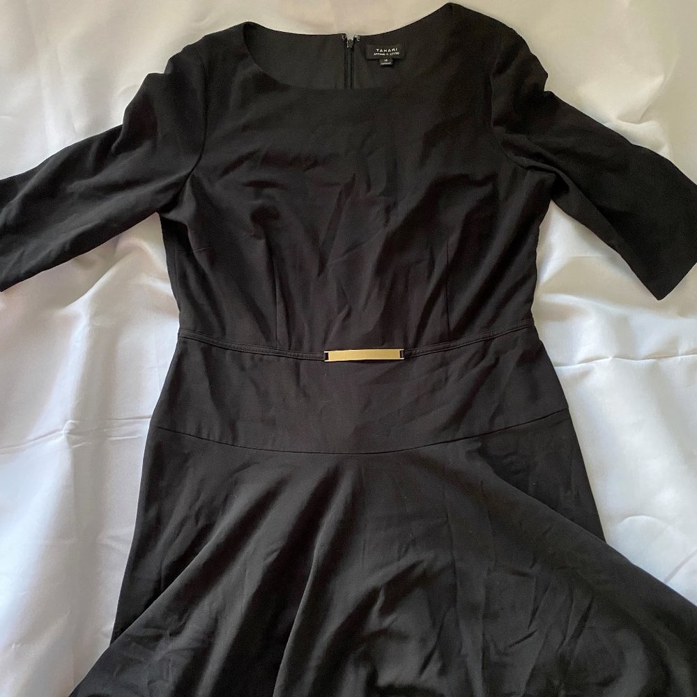 TAHARI: ARTHUR S LEVINE BLACK DRESS